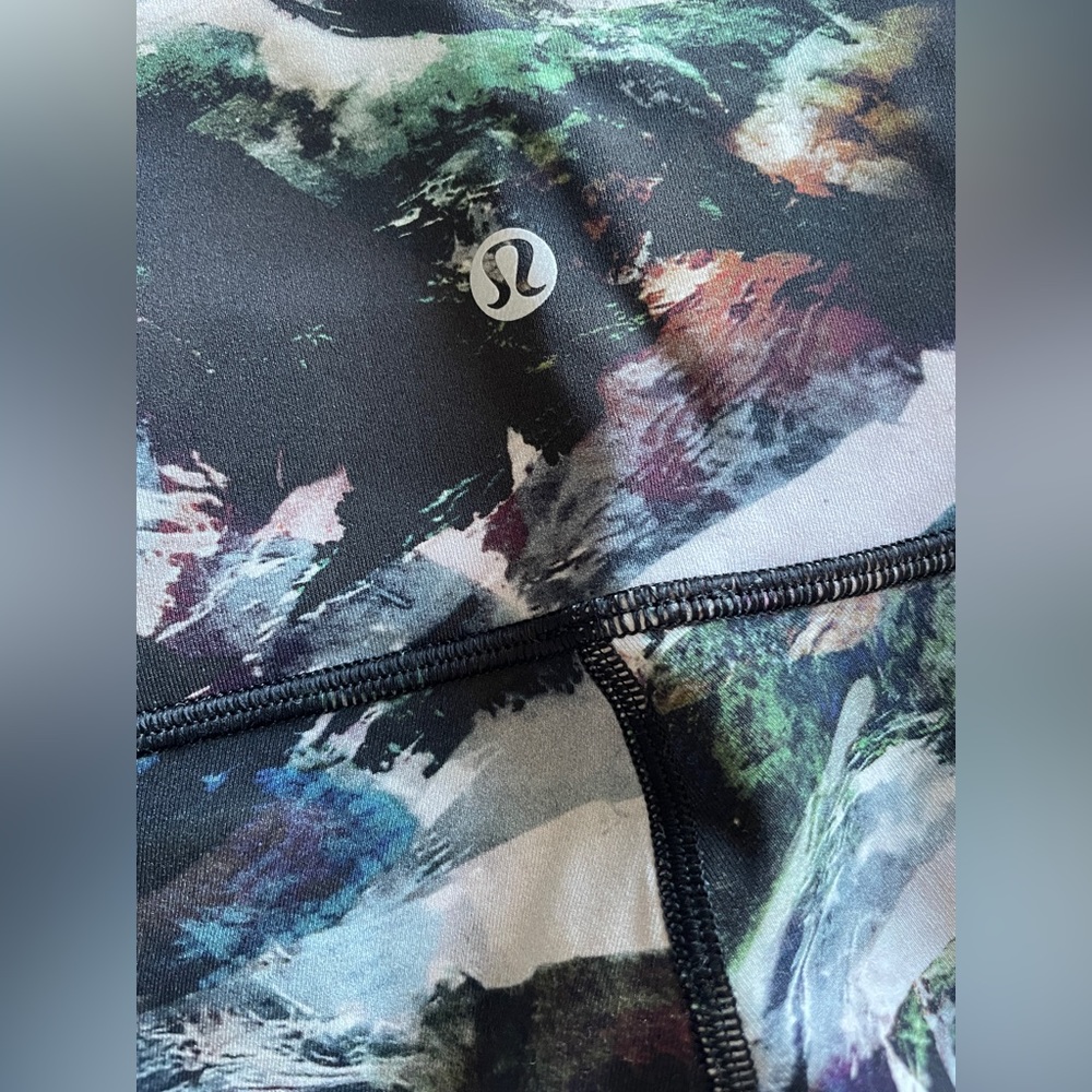 LULULEMON | Wunder Under High-Rise Tight 25' *Full-On Luxtreme, Size 6 - Picture 8 of 9
